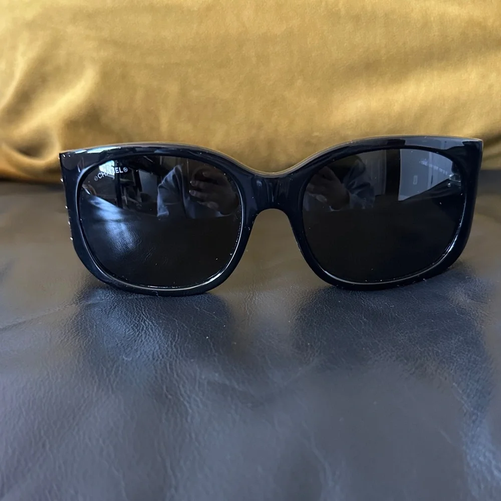 CHANEL Black Crystal-Embellished Sunglasses - Picture 8 of 11